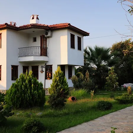 Mercan Bed & Breakfast 2*